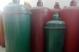 Welded low carbon steel cylinders exceeding 5 litre Water capacity for low pressure liquefiable gases Part 4 Cylinders for toxic and corrosive gases